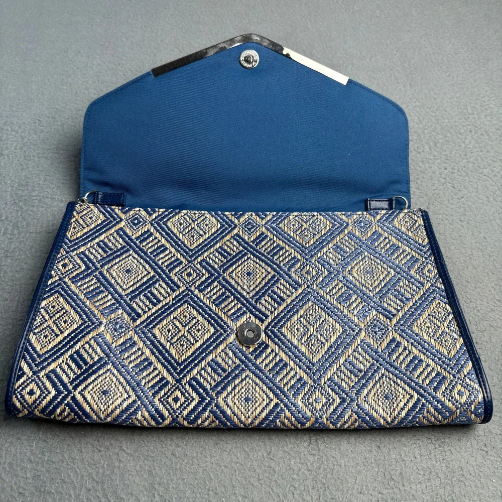 Poppie Jones Navy Blue Tan Woven Straw Geometric Envelope Clutch Chain Strap